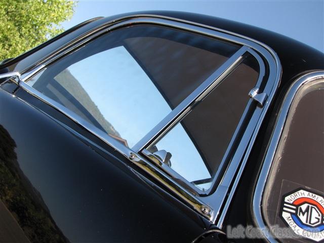 1959-mga-coupe-035.jpg