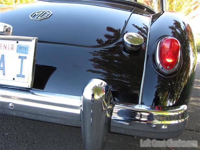 1959-mga-coupe-071.jpg