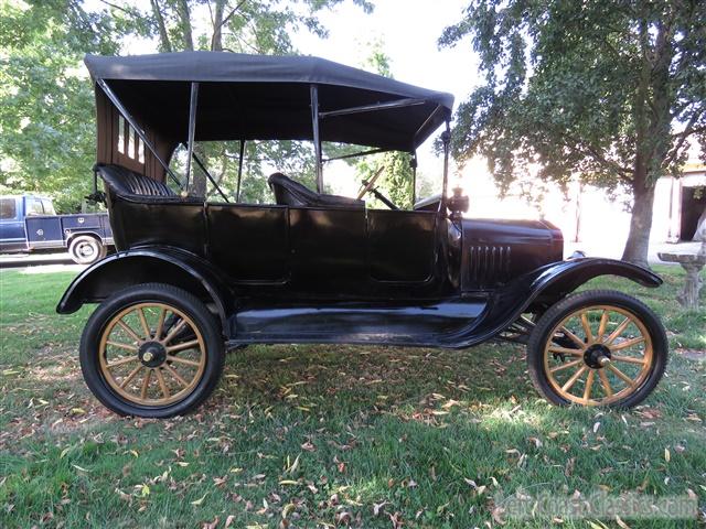 1917-ford-model-t-touring-059.jpg