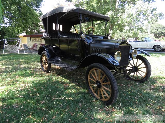 1917-ford-model-t-touring-066.jpg