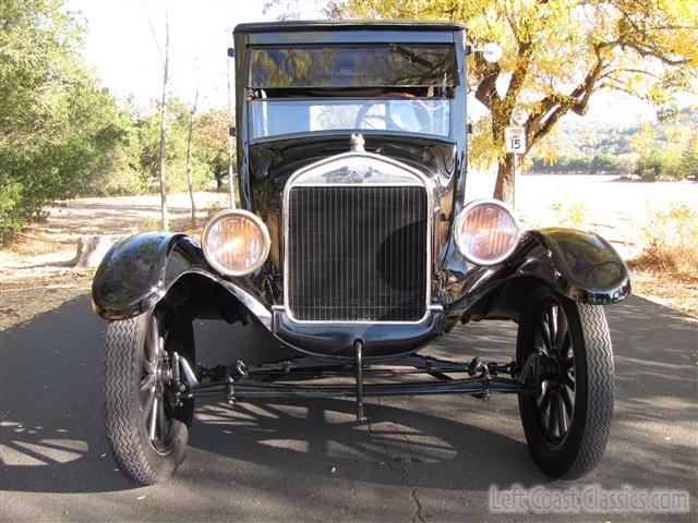 1926-ford-model-t-sedan-003.jpg