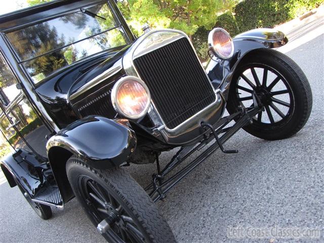 1926-ford-model-t-sedan-021.jpg