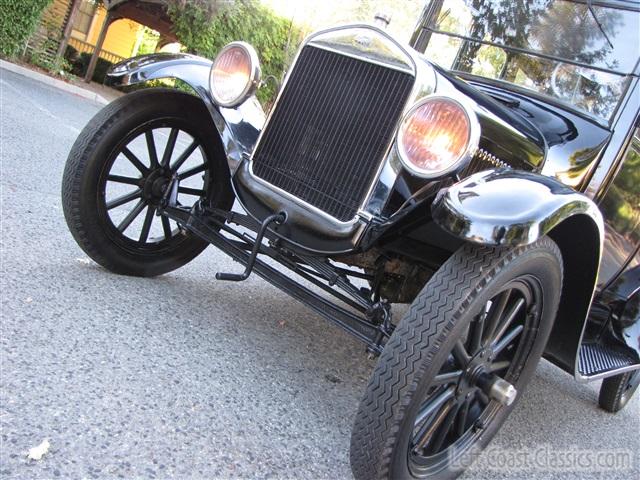 1926-ford-model-t-sedan-024.jpg