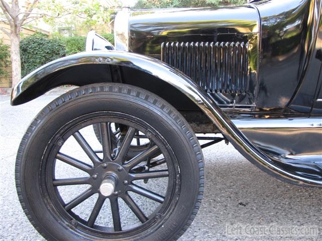 1926-ford-model-t-sedan-043.jpg