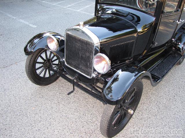 1926-ford-model-t-sedan-082.jpg