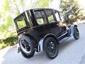 1926-ford-model-t-sedan-016