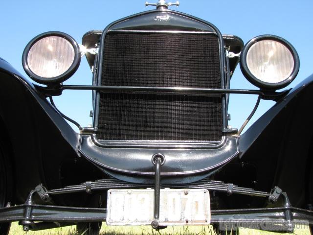 1926-ford-model-t-touring-038.jpg