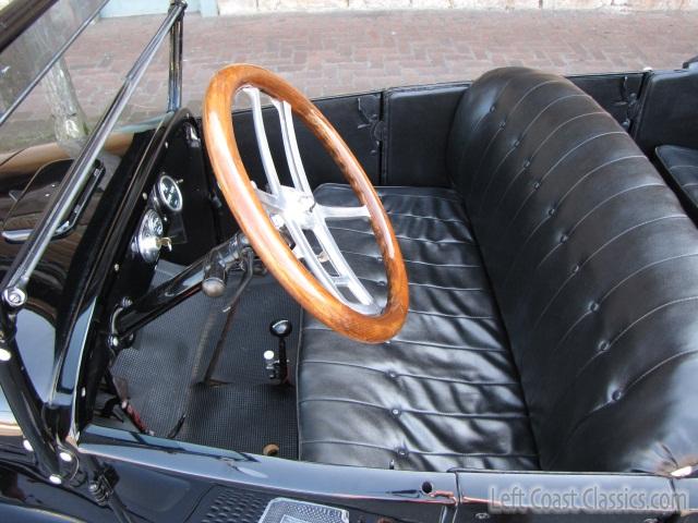 1926-ford-model-t-touring-069.jpg
