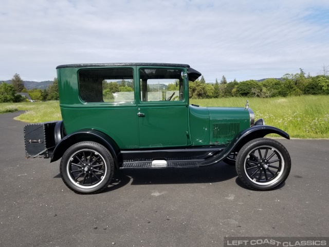 1926-ford-model-t-tudor-131.jpg