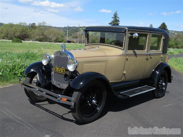 1928-ford-model-a-fordor-009.jpg