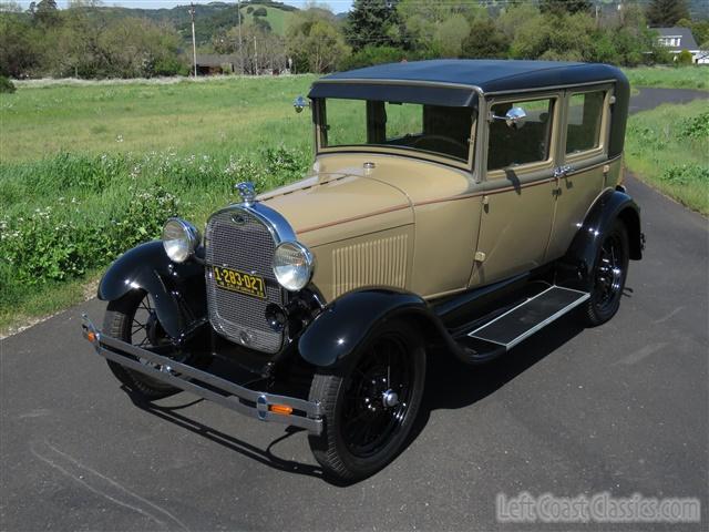 1928-ford-model-a-fordor-010.jpg