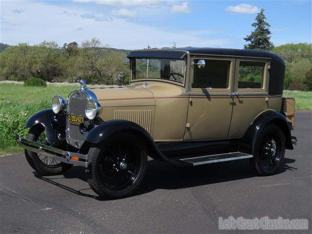 1928-ford-model-a-fordor-013.jpg