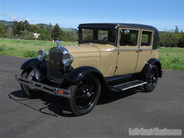 1928-ford-model-a-fordor-015.jpg