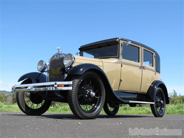 1928-ford-model-a-fordor-016.jpg