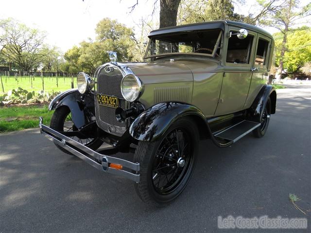 1928-ford-model-a-fordor-018.jpg