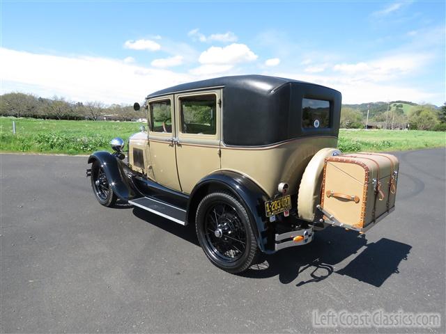 1928-ford-model-a-fordor-021.jpg