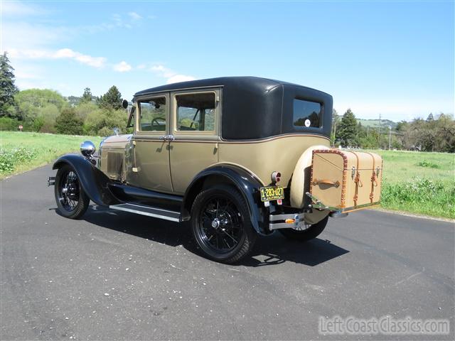 1928-ford-model-a-fordor-026.jpg