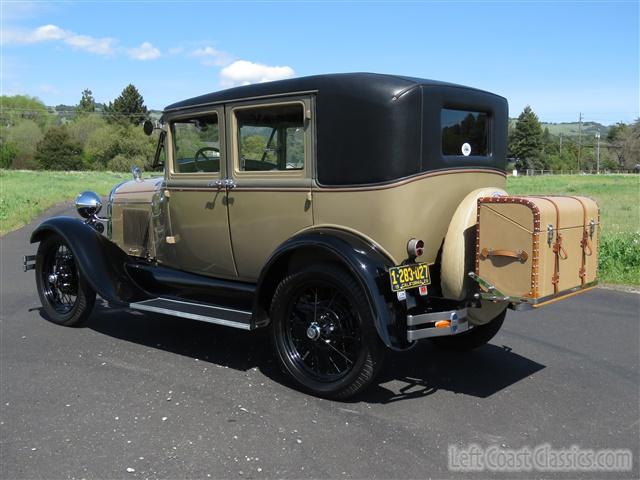 1928-ford-model-a-fordor-027.jpg