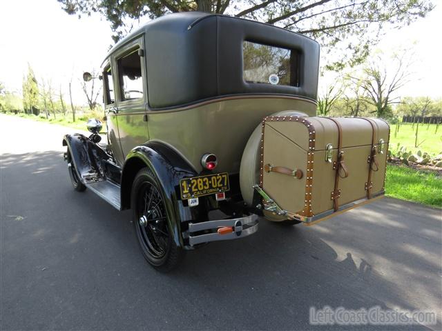 1928-ford-model-a-fordor-028.jpg