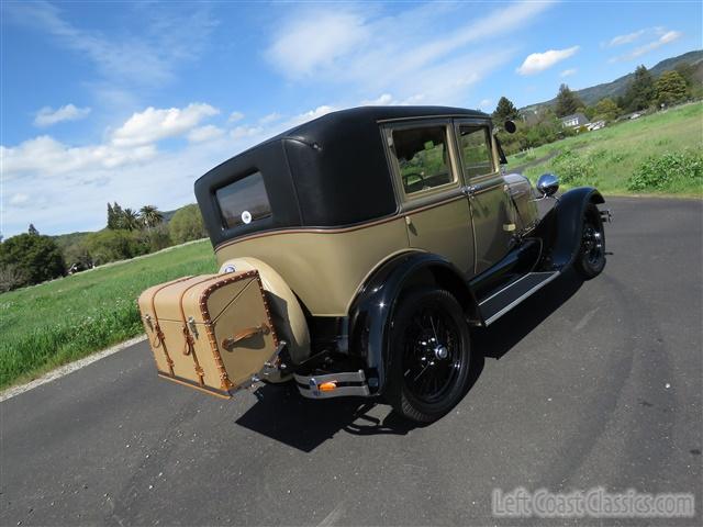 1928-ford-model-a-fordor-035.jpg