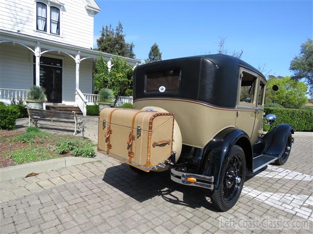 1928-ford-model-a-fordor-038.jpg