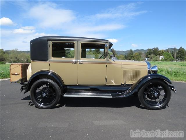 1928-ford-model-a-fordor-039.jpg