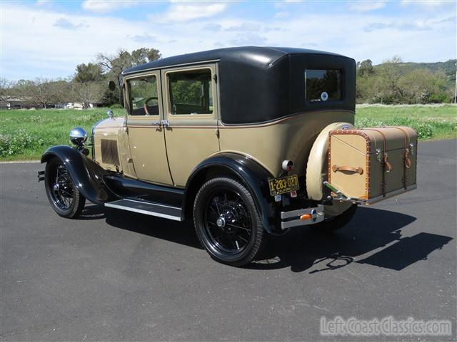 1928-ford-model-a-fordor-270.jpg