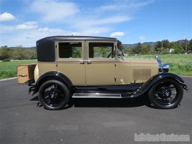 1928-ford-model-a-fordor-273.jpg