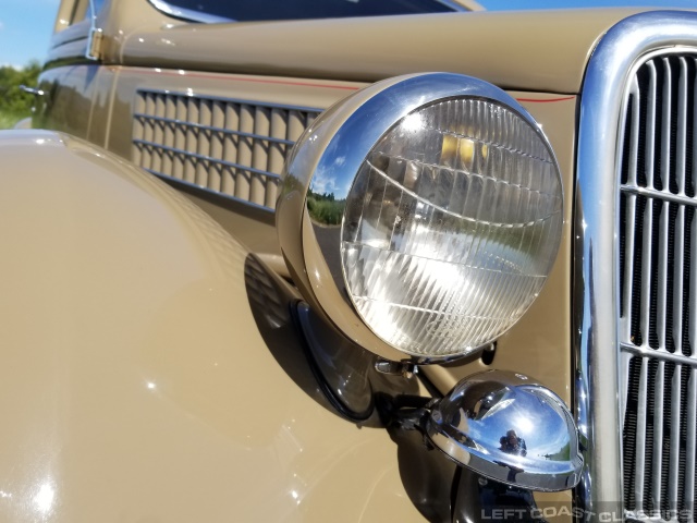 1935-ford-deluxe-5-window-coupe-031.jpg