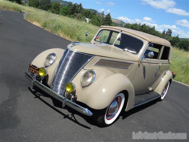 1937-ford-deluxe-convertible-002.jpg