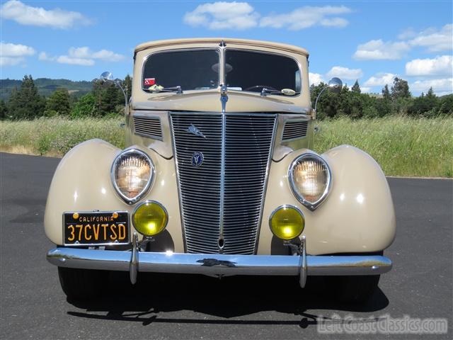 1937-ford-deluxe-convertible-004.jpg