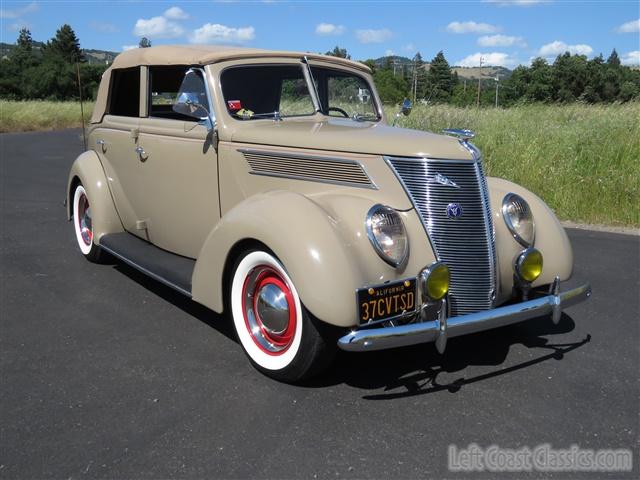 1937-ford-deluxe-convertible-058.jpg