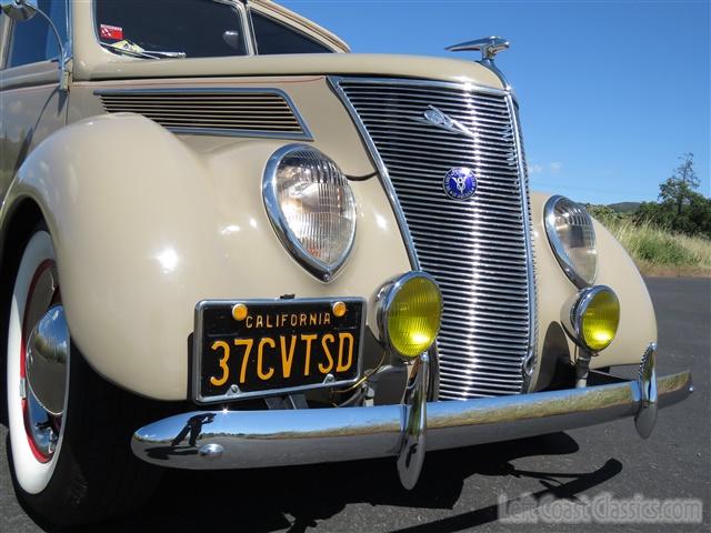 1937-ford-deluxe-convertible-075.jpg