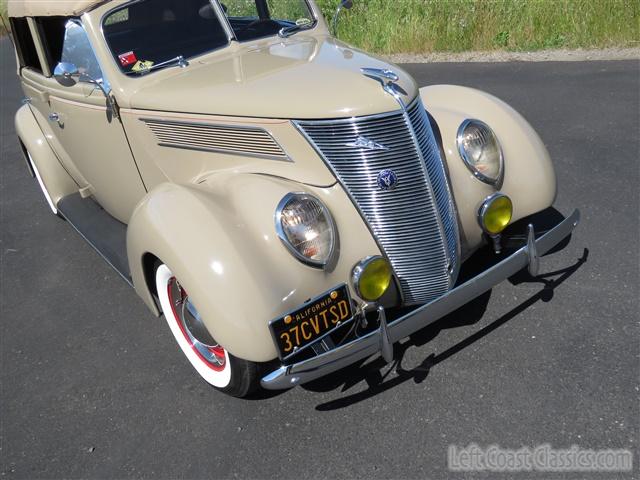 1937-ford-deluxe-convertible-137.jpg