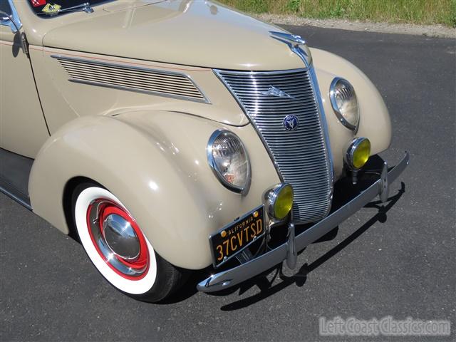 1937-ford-deluxe-convertible-140.jpg