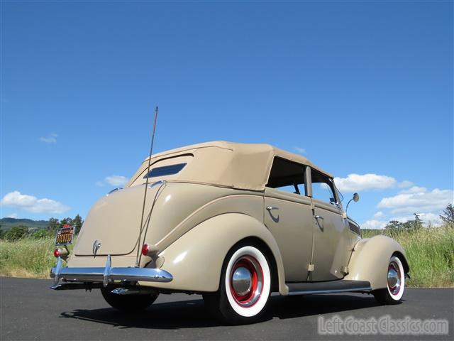 1937-ford-deluxe-convertible-250.jpg