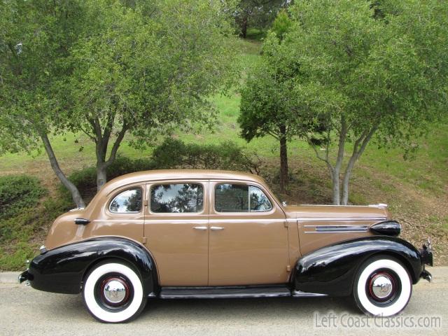 1937-oldsmobile-six-380.jpg