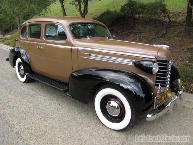 1937-oldsmobile-six-390.jpg