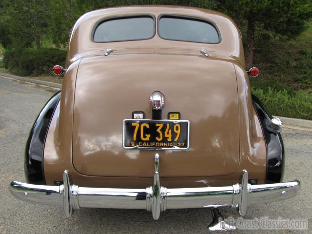 1937-oldsmobile-six-520.jpg