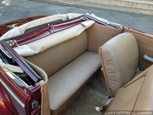 1940-chevrolet-special-deluxe-convertible-132.jpg