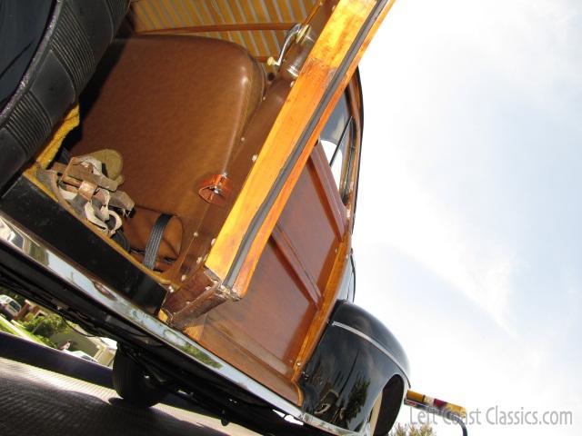1947-ford-super-deluxe-woody-379.jpg
