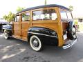 1947-ford-super-deluxe-woody-370