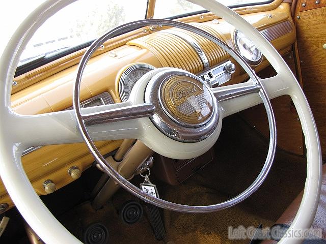 1947-ford-super-deluxe-woody-190.jpg