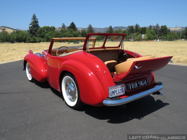 1949-triumph-2000-013.jpg