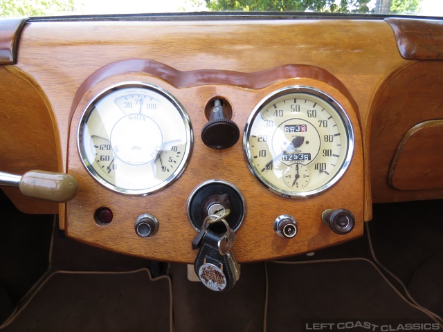 1949-triumph-2000-114.jpg