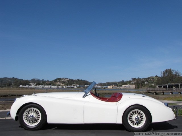 1952-jaguar-xk120-ots-070.jpg