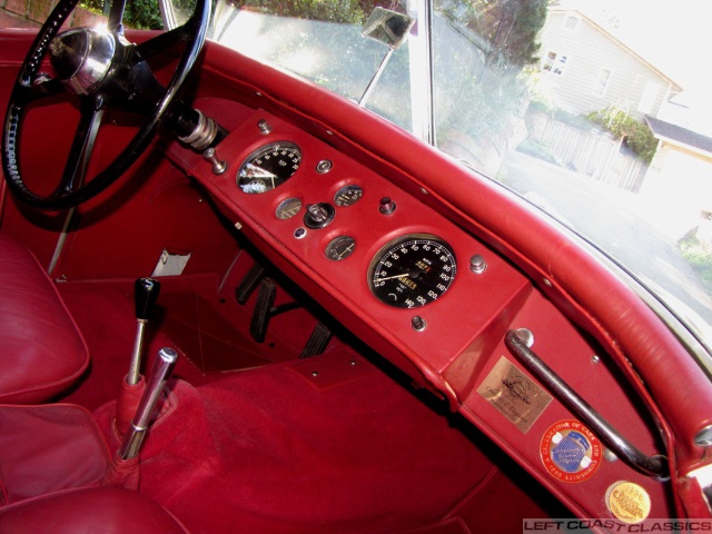 1952-jaguar-xk120-ots-091.jpg