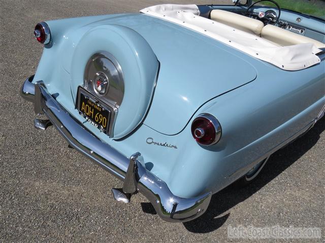 1953-ford-sunliner-convertible-182.jpg