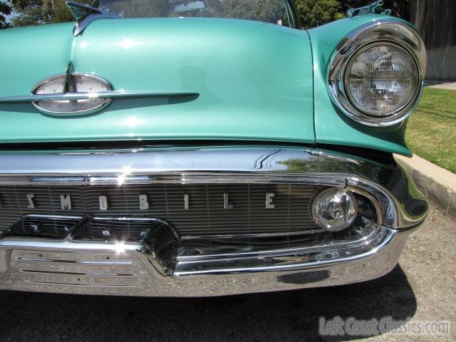 1957-oldsmobile-super88-131.jpg