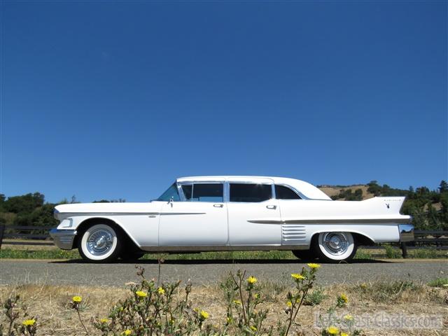 1958-cadillac-series-75-fleetwood-007.jpg